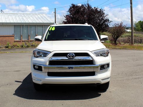 Used 2016 Toyota 4Runner Limited AWD/4WD image 2