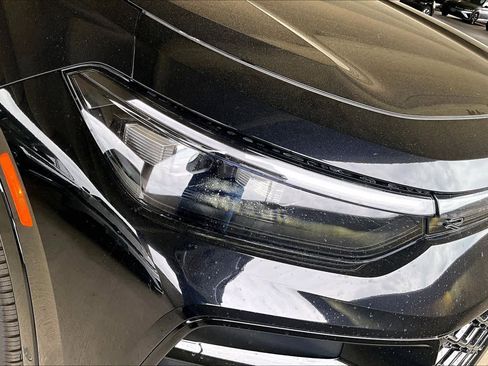 New 2026 Volkswagen Tiguan SE R-Line FWD image 13