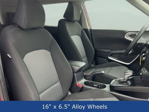 Used 2022 Kia Soul LX w/ Technology Package image 21