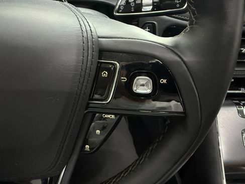 Used 2025 Lincoln Aviator AWD image 16