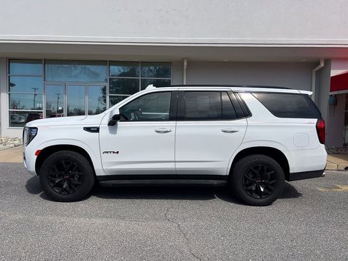 Used 2022 GMC Yukon AT4 image 2
