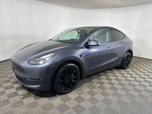Used 2023 Tesla Model Y Long Range image 7