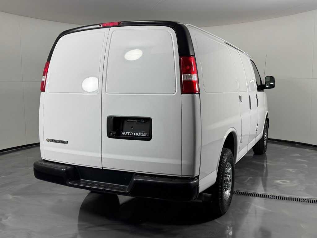 Used 2019 Chevrolet Express 2500 w/ Driver Convenience Package RWD image 5