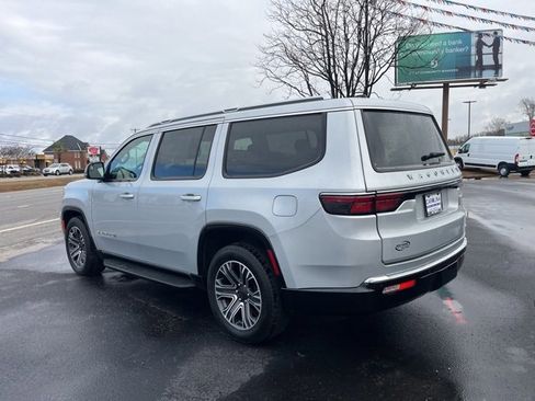 Used 2024 Jeep Wagoneer Series II w/ Flexible Seating Group image 40