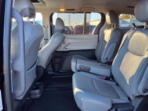 Certified 2024 Toyota Sienna XLE image 26