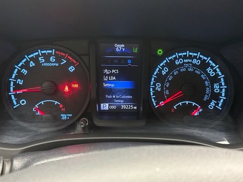 Used 2019 Toyota Tacoma SR w/ SR Convenience Package AWD/4WD image 13