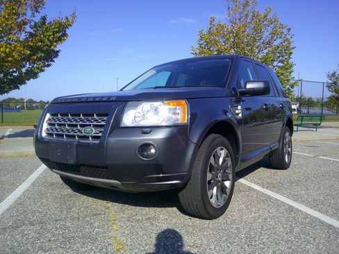 Used 2010 Land Rover LR2 HSE image 8