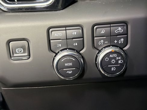 Used 2024 GMC Sierra 2500 Denali w/ Denali Reserve Package image 35