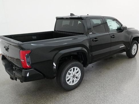 Used 2026 Toyota Tacoma SR5 RWD image 12