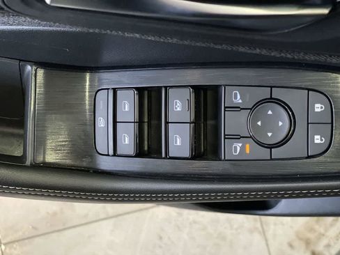 Used 2022 Nissan Rogue SV image 16