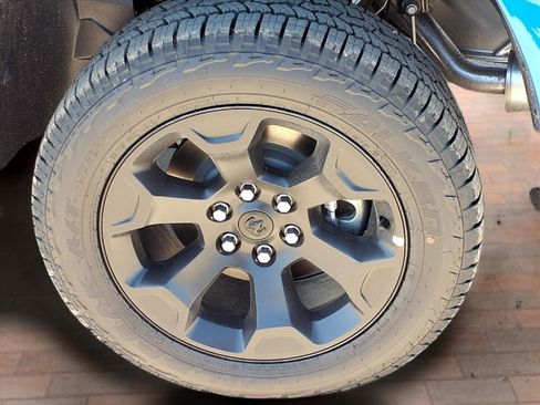 New 2026 RAM 1500 4x4 Crew Cab image 33