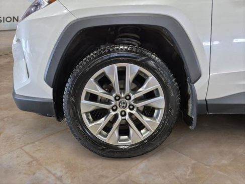 Used 2020 Toyota RAV4 Limited image 9