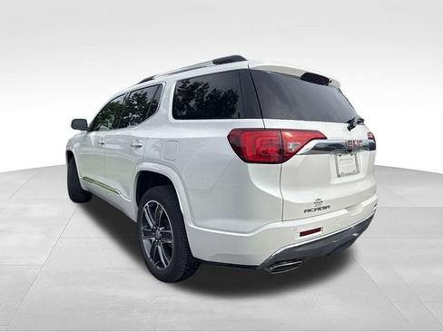 Used 2019 GMC Acadia Denali w/ Technology Package FWD image 8