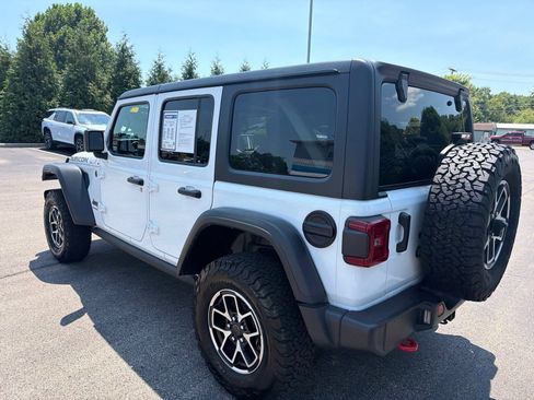 Used 2026 Jeep Wrangler Unlimited Rubicon AWD/4WD image 3