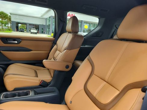 Used 2025 Nissan Armada SL w/ Captain's Chari Seat Package image 15