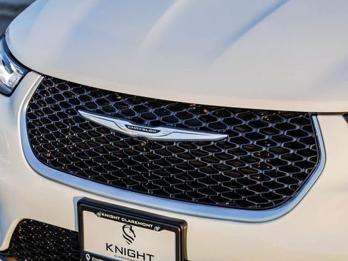 New 2026 Chrysler Pacifica Pinnacle image 6