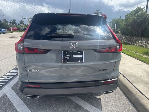 Used 2025 Honda CR-V Sport image 2