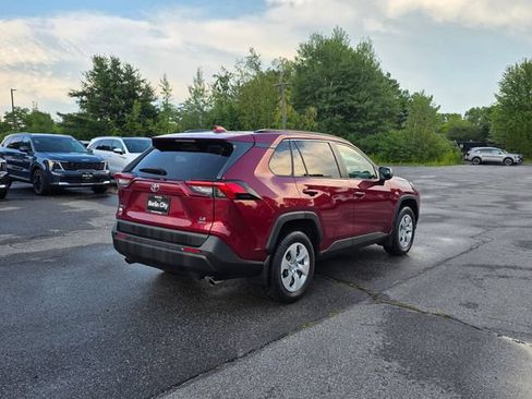 Used 2021 Toyota RAV4 LE AWD/4WD image 8