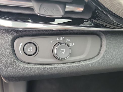 New 2026 Buick Envista Avenir image 22