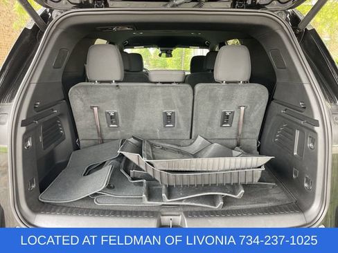 Used 2025 Chevrolet Traverse LT w/ Midnight/Sport Edition AWD/4WD image 25