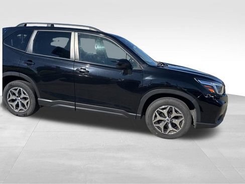 Used 2021 Subaru Forester Premium image 29