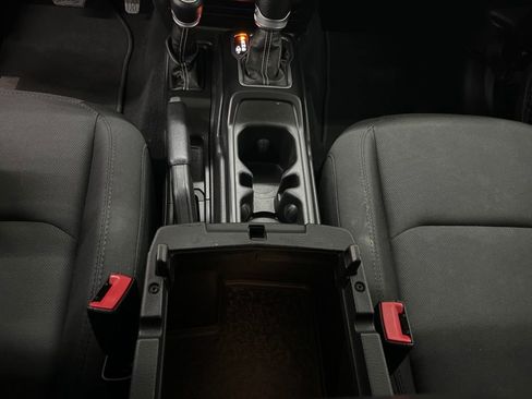 Used 2020 Jeep Wrangler Unlimited Sahara image 32