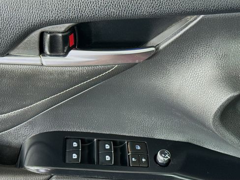 Used 2018 Toyota Camry XSE image 23