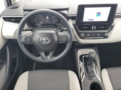 Used 2025 Toyota Corolla LE FWD image 17