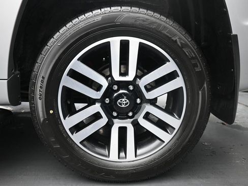 Used 2023 Toyota 4Runner Limited image 15