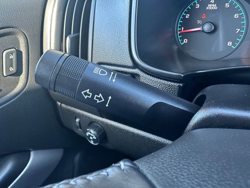 Used 2022 Chevrolet Colorado LT w/ LT Convenience Package image 22