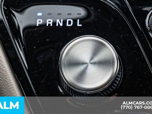 Used 2023 Chrysler Pacifica Touring-L FWD image 42