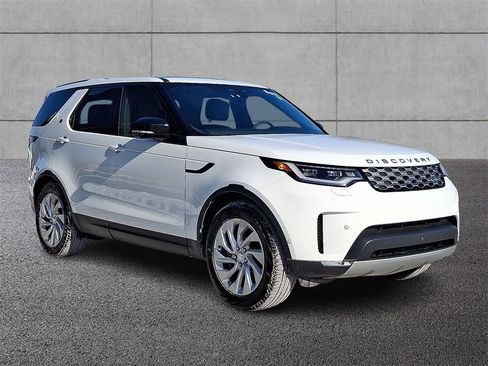Used 2025 Land Rover Discovery S image 3