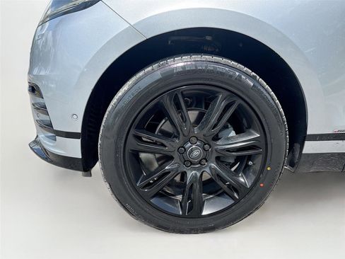 Used 2019 Land Rover Range Rover Velar R-Dynamic SE AWD/4WD image 32
