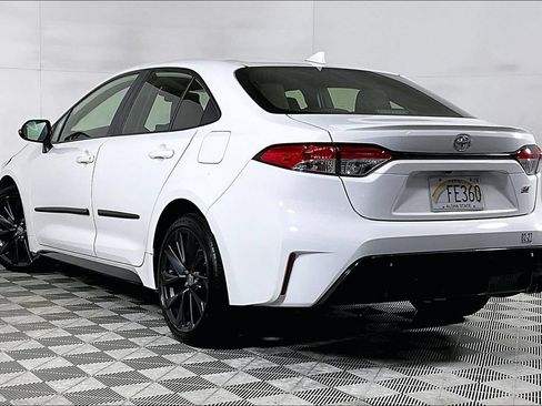 Used 2025 Toyota Corolla SE FWD image 13