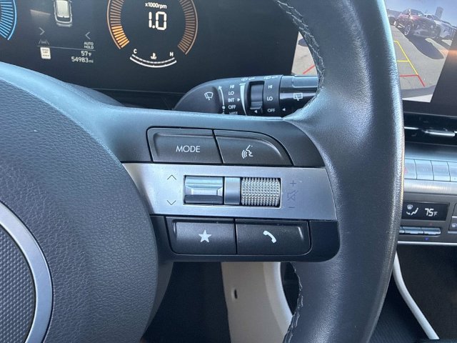 Used 2025 Hyundai Kona SEL FWD image 27