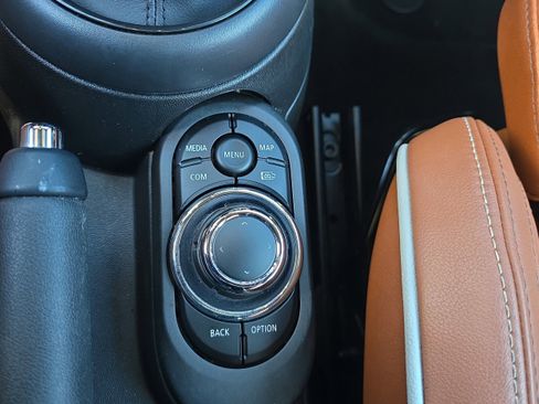 Certified 2023 MINI Cooper S w/ Signature Upholstery Package image 19