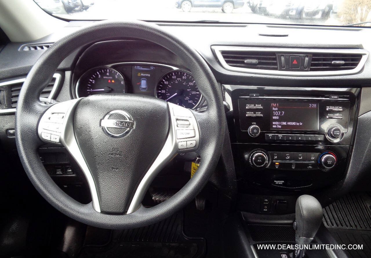 Used 2016 Nissan Rogue S AWD/4WD image 10