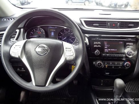 Used 2016 Nissan Rogue S AWD/4WD image 10
