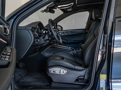 New 2025 Porsche Macan image 5