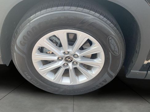 Used 2024 Toyota Grand Highlander AWD Hybrid image 25