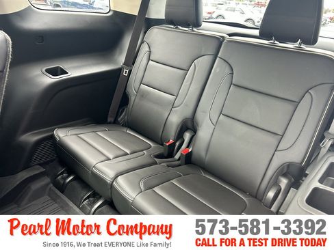 Certified 2022 GMC Acadia Denali w/ Denali Ultimate Package AWD/4WD image 23