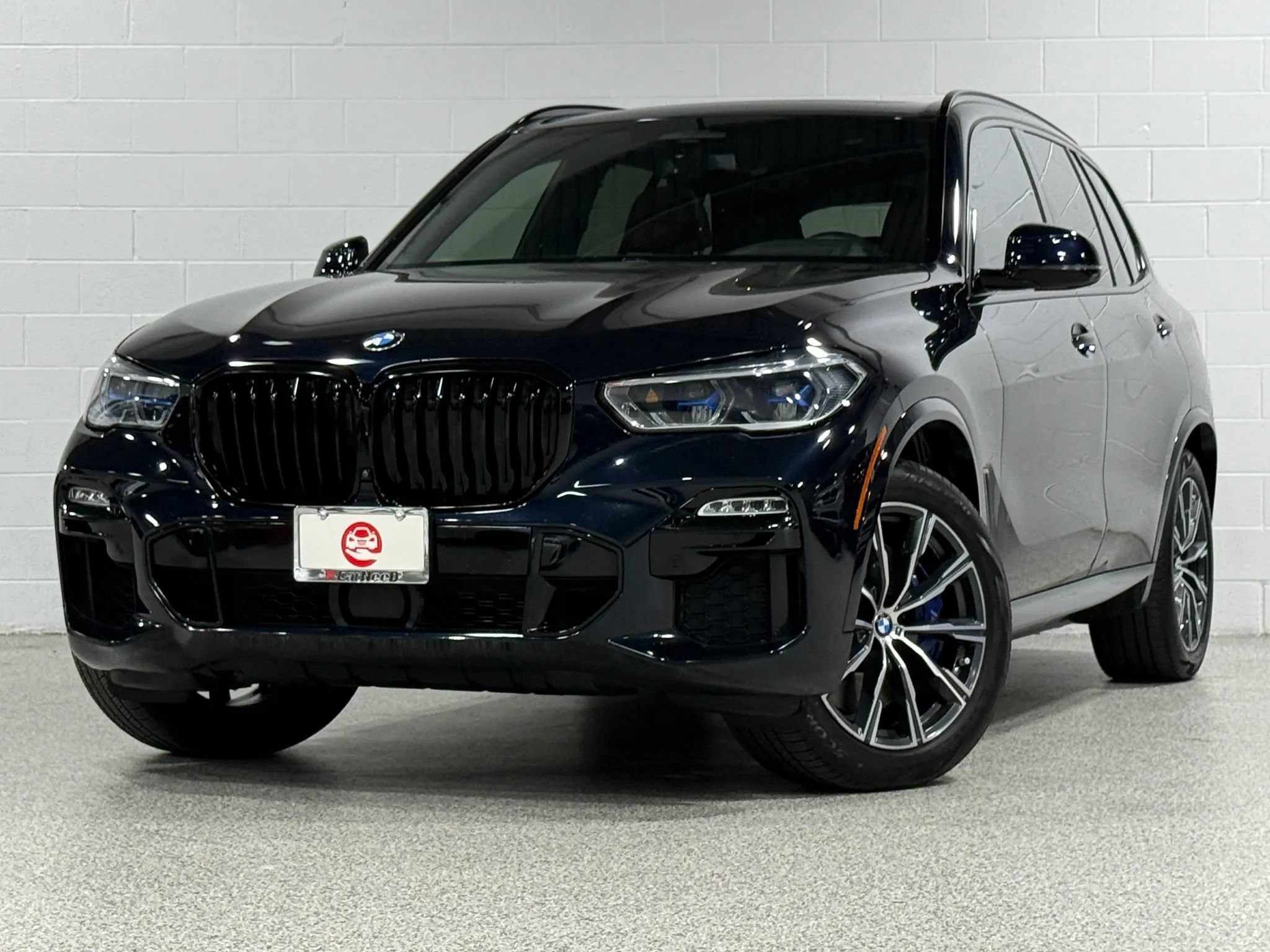 Used 2020 BMW X5 M50i w/ Executive Package AWD/4WD image 2
