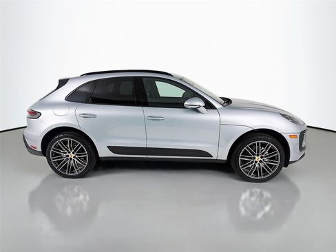 Used 2026 Porsche Macan AWD/4WD image 28