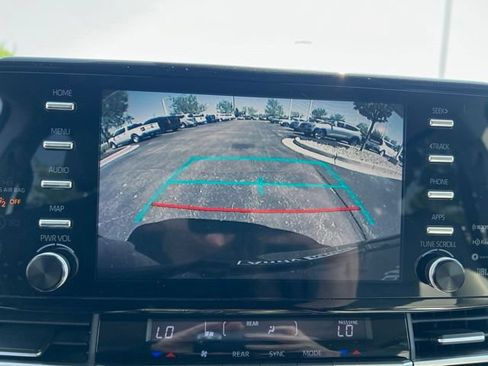 Used 2022 Toyota Sienna XLE w/ XLE Plus Package FWD image 21