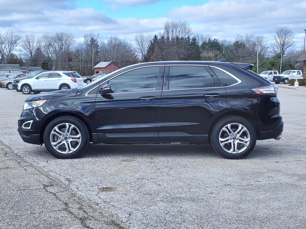 Used 2018 Ford Edge Titanium w/ Equipment Group 301A FWD image 2