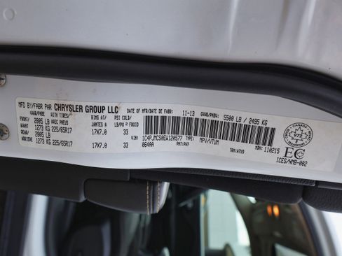 Used 2014 Jeep Cherokee Latitude w/ Comfort/Convenience Group image 34