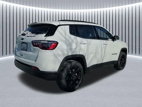 New 2026 Jeep Compass Latitude image 6