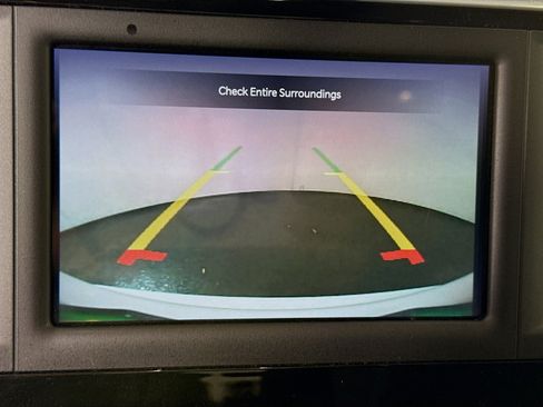 Used 2023 Chrysler Voyager LX image 17