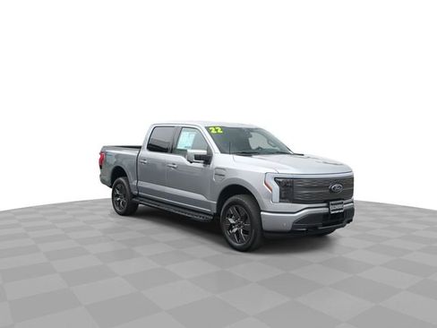 Used 2022 Ford F150 Lightning Lariat w/ Max Trailer Tow Package AWD/4WD image 2