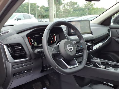 Certified 2024 Nissan Rogue SL w/ SL Premium Package image 14